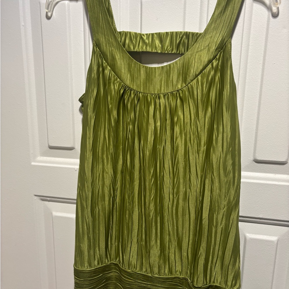 Green Sleeveless Women's Top - Picture 4 of 5